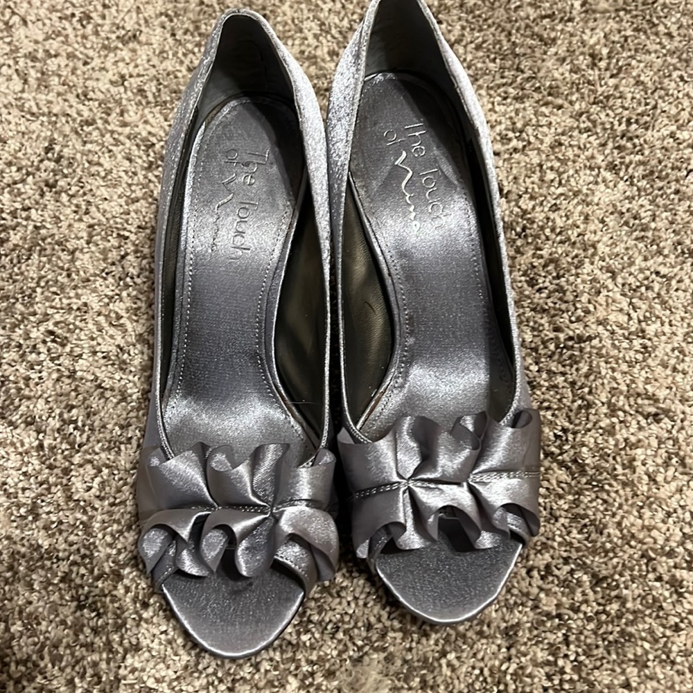 Grey dress shoes